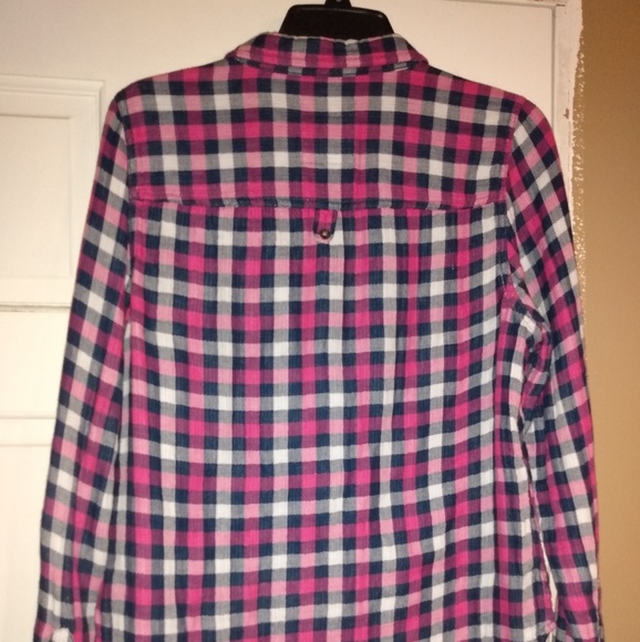 Abercrombiebie and Fitch 3/4 button down - Picture 3 of 4